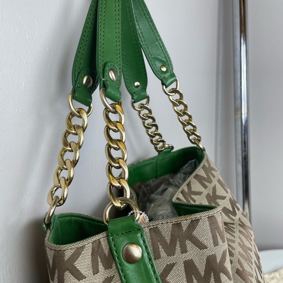 Michael Kors Signature Jet Set Large Green Trim Gold Monogram Tote Bag - Picture 4 of 10